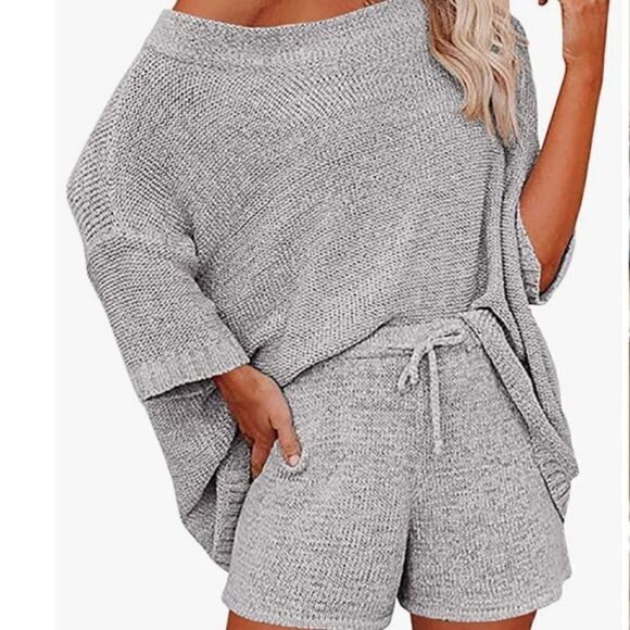 2 Piece Shorts & Top Sweater Set - Picture 2 of 7